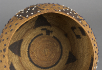 Pomo%20artist%2C%20%3Cb%3E%3Ci%3E%20Basket%3C%2Fi%3E%3C%2Fb%3E%2C%20ca.%201900%2C%20sedge%2C%20bulrush%2C%20and%20willow%20with%20shell%20beads%2C%20Gift%20of%20Mrs.%20Ferdinand%20C.%20Smith%20and%20Mr.%20L.%20Hawley%20Hoffman%2C%20no%20known%20copyright%20restrictions%2C%2043.1.10
